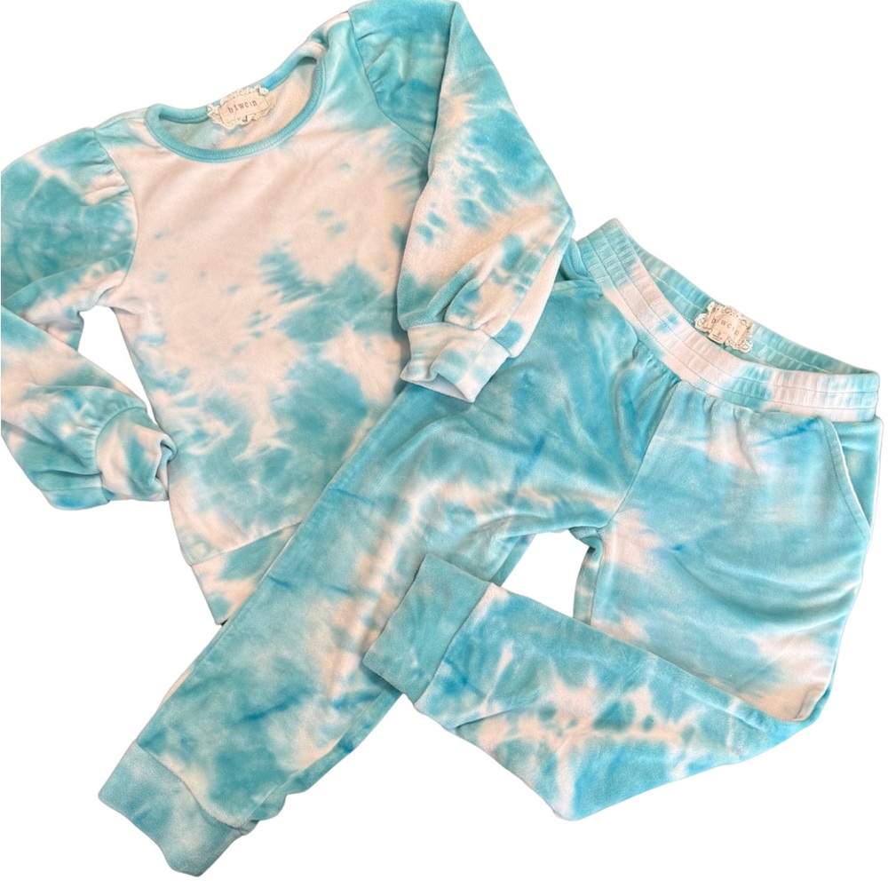 btween Blue and White Tie-Dye Velour Lounge Set